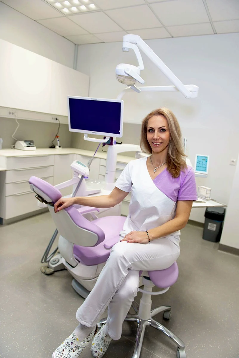 Ana Anđelković - Žmuc, dr. dent. med., v ordinaciji