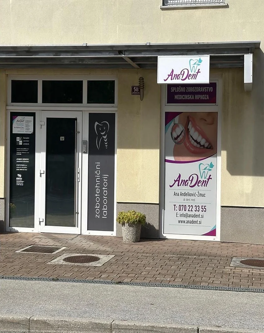 Vhod v ambulanto na Cankarjevi ulici 58